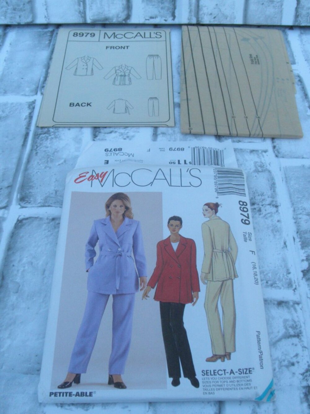 #8979 PRE-OWNED MCCALL'S UNCUT SEWING PATTERN SHIRT-JACKET, PANTS (SIZE 16-20)